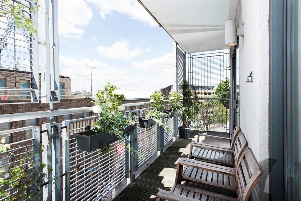 Stylish 2 Bedroom Flat With Balcony In 런던 외부 사진