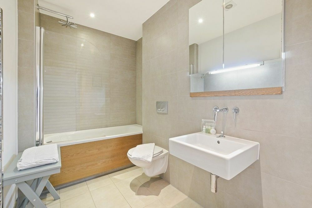 Stylish 2 Bedroom Flat With Balcony In 런던 외부 사진