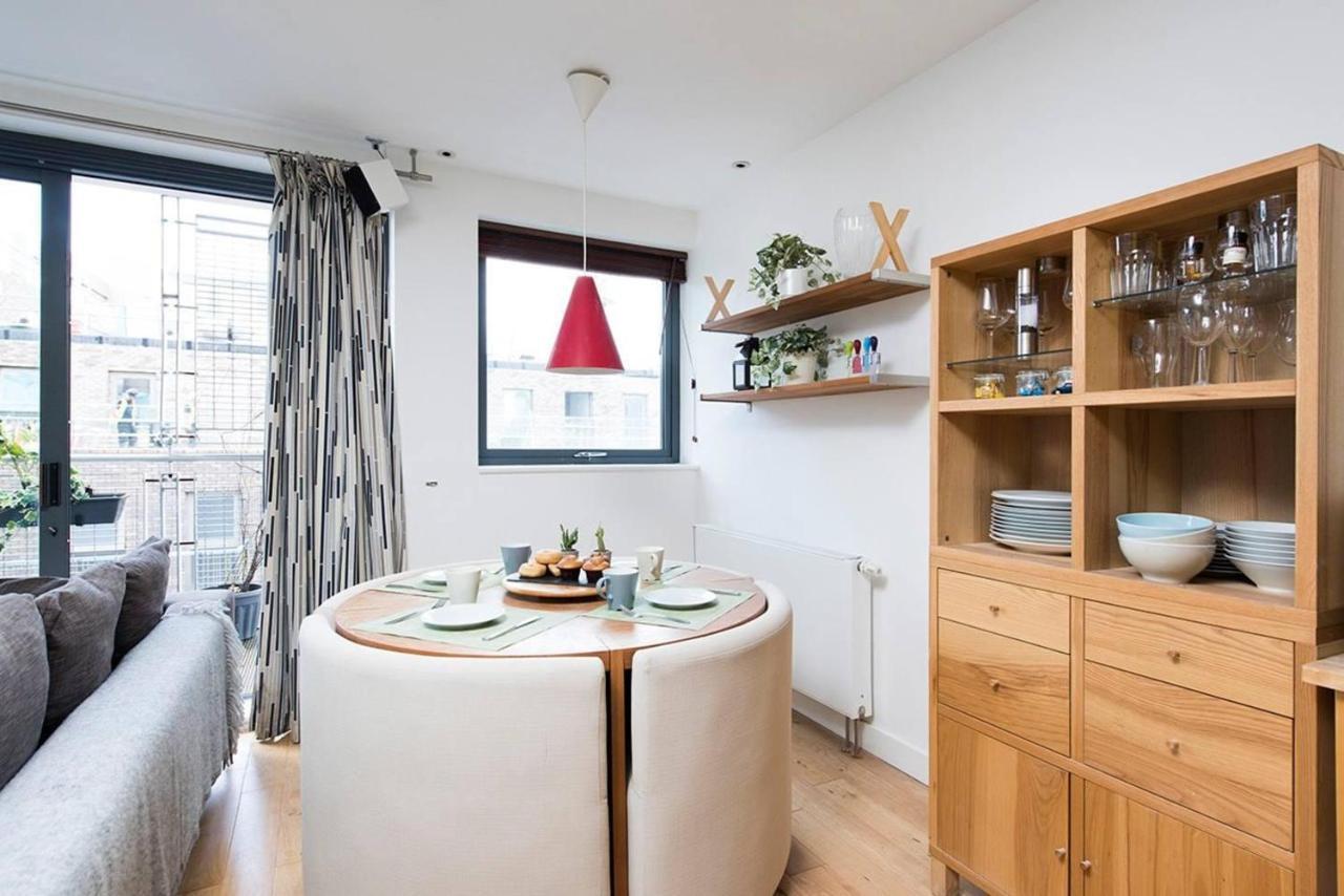 Stylish 2 Bedroom Flat With Balcony In 런던 외부 사진